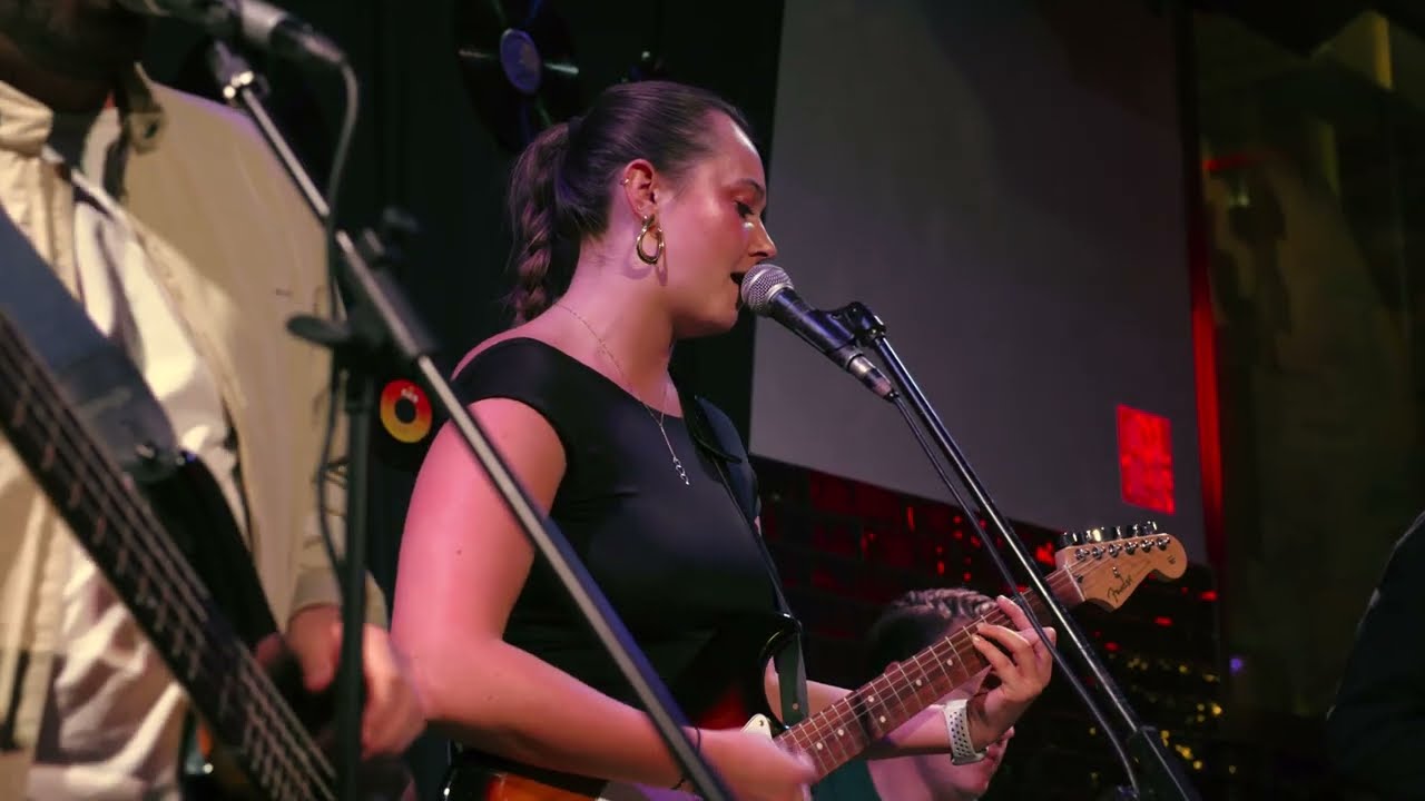 Gringo Starr – “Don’t You Want Me” (Cover) | Stage One: Acoustic Sessions (Generator Madrid)