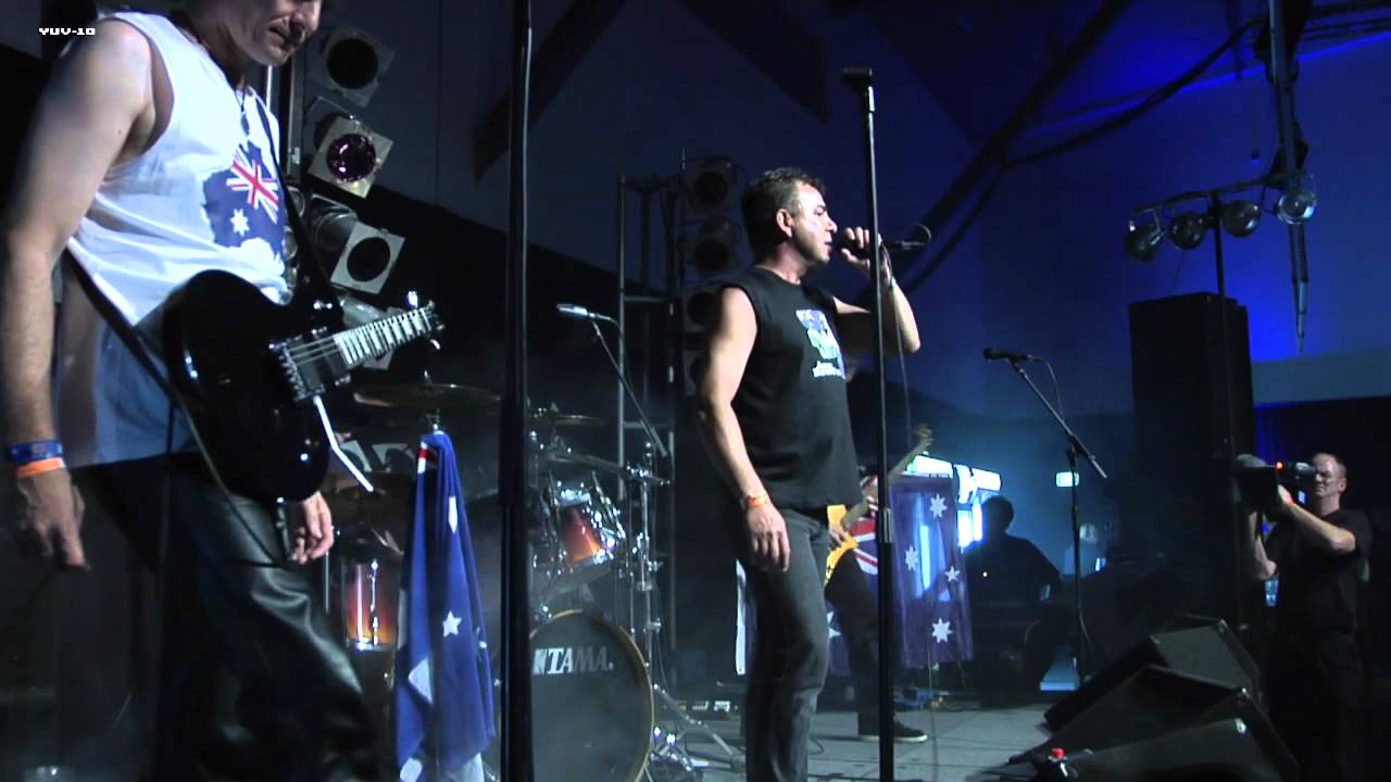 AUSTRALIAN PLAYED in the Allphones Arena Function Lounge for the Cold Chisel