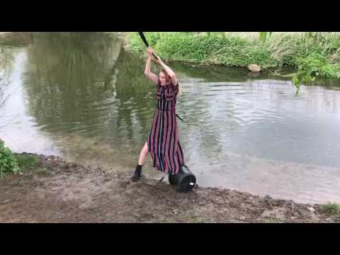 Girl fail on rope swing