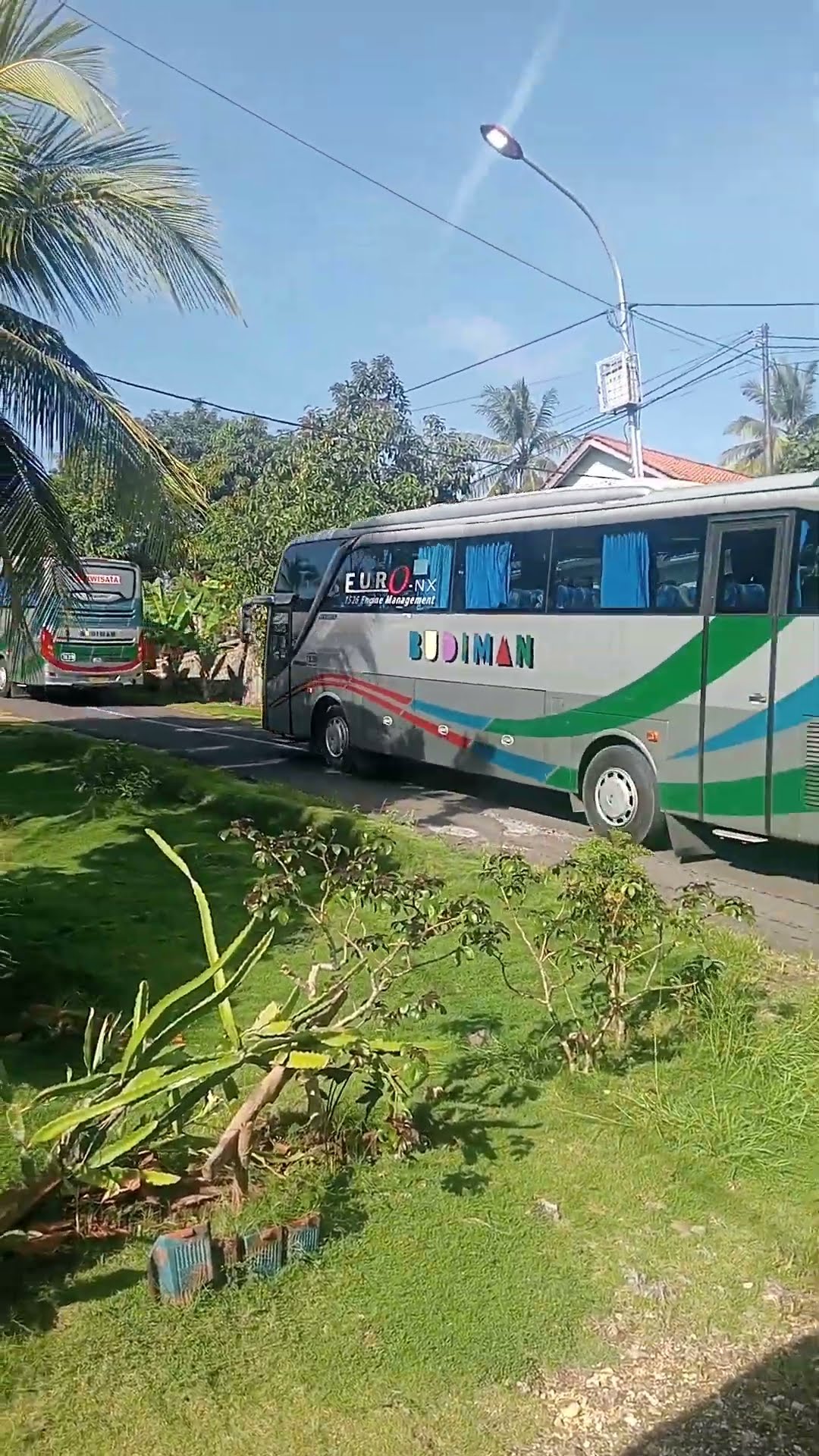 Budiman: Lebih dari Sekadar Bus, Sebuah Legenda di Jalan Raya Indonesia