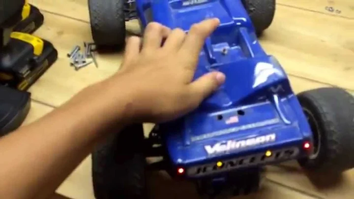 Colin's Team Associated T4.2 factory team addition run-through.
