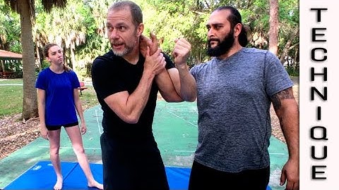 Fight Technique: Elbow Hook Takedown - Core JKD