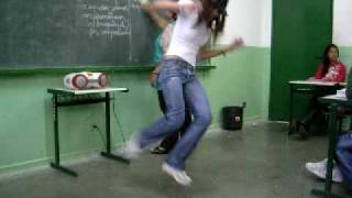 Jessica Dançando Psy 2
