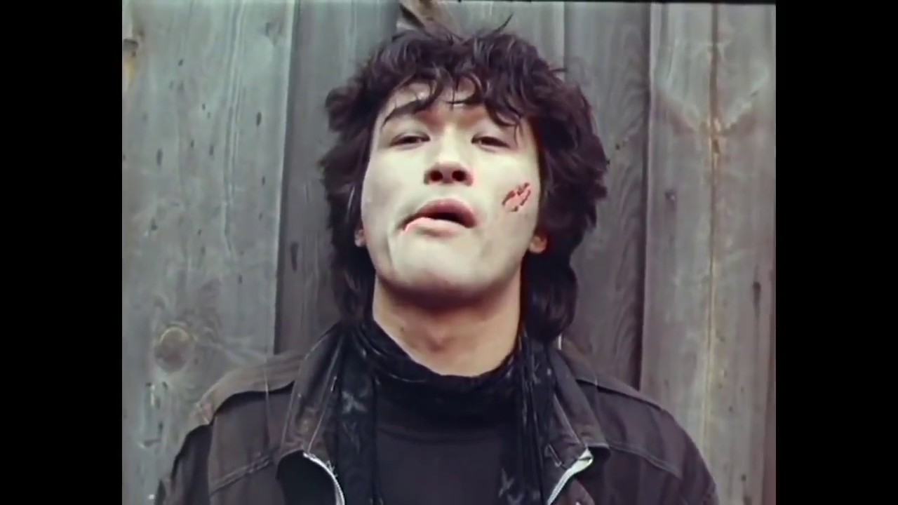 Цой в метелице. Виктор цой фон. Путь героя». Экг требуют наши сердца. Victor tsoi кореец ?.