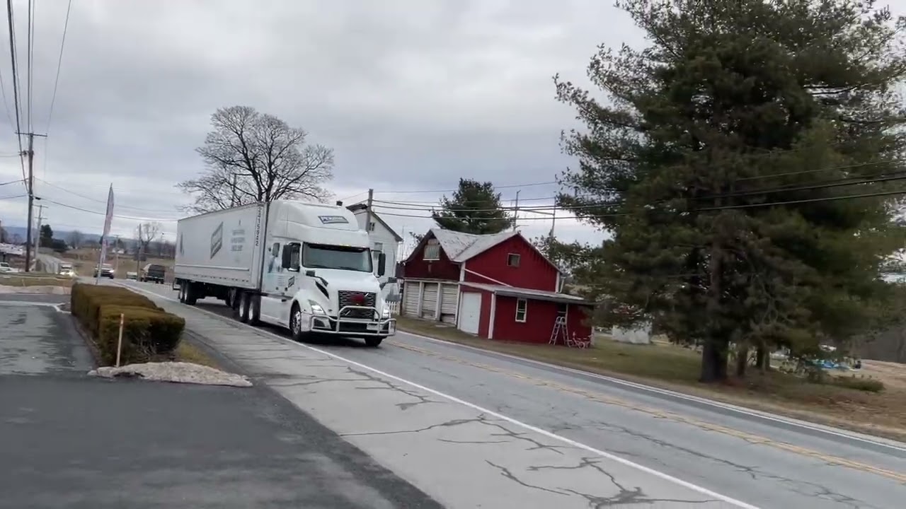 Ok Volvo truck horn in Jefferson sleeper cab 
