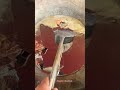 Preparación de Jarabe Tradicional en un Gran Caldero