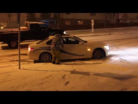 What happens when it snows in Vancouver (2011)