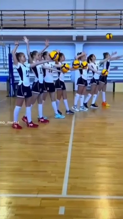 teknik belajar servis atas vollyball