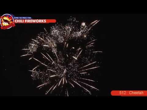 Video: Bărbatul Aruncă Artificii Pe Patul Fetei