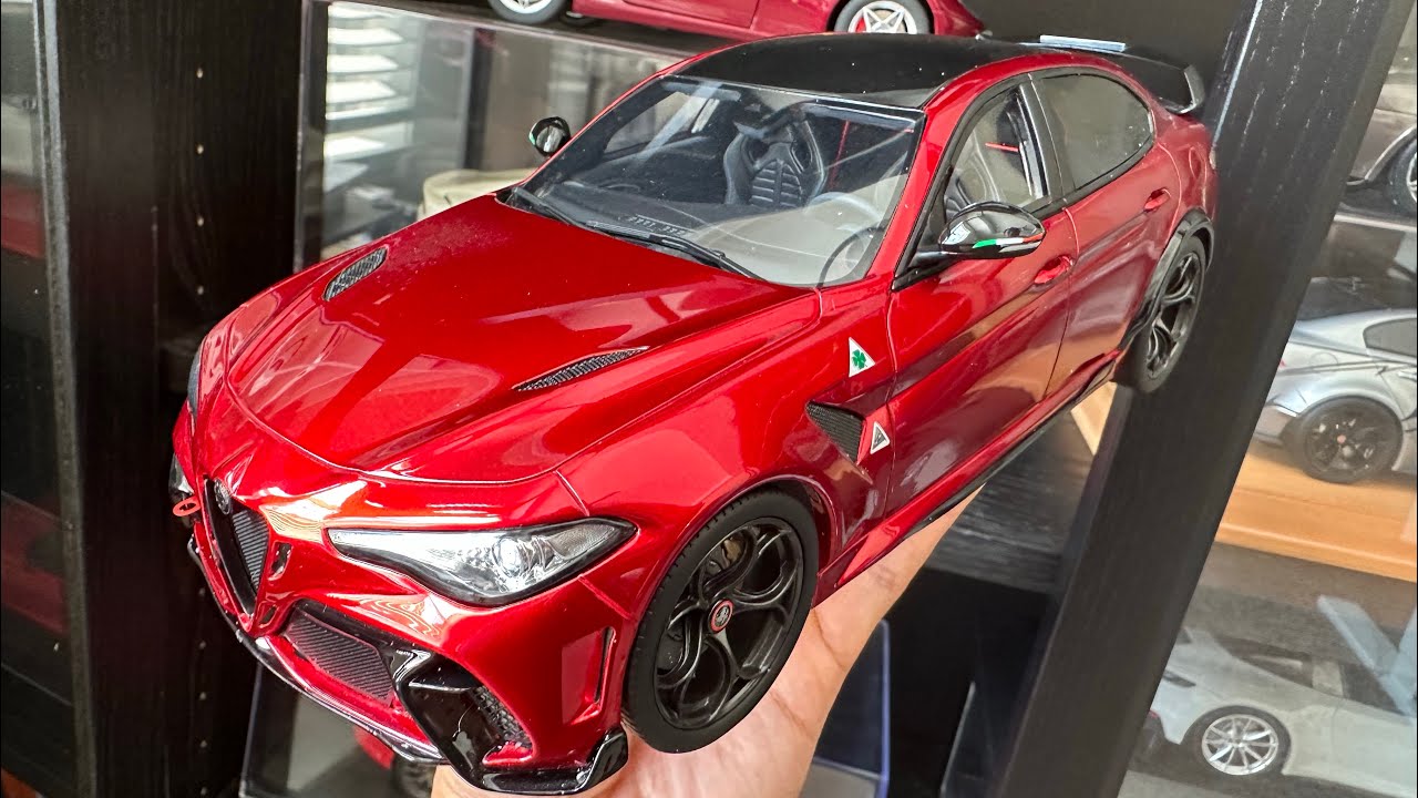 自動車 WHITEBOX Alfa Romeo Giulia 1:18 Red 1/18 Motorhelix Alfa Romeo Giulia GTA (Rosso GTA Red