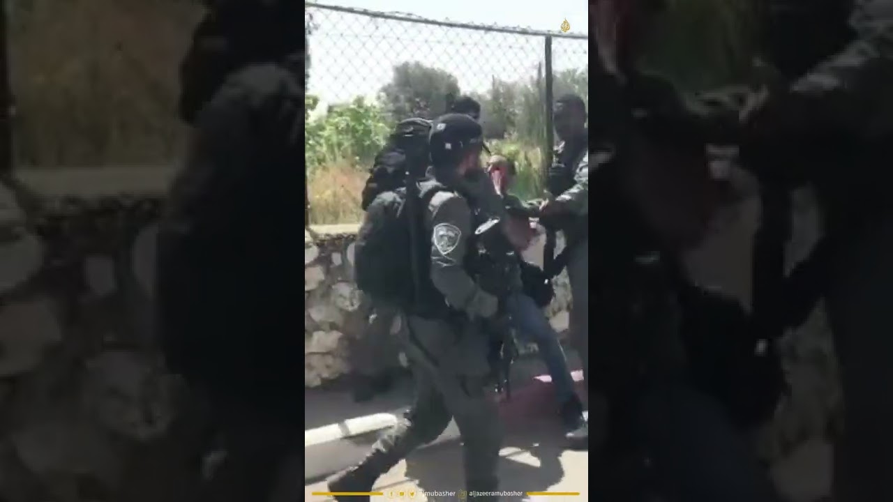 قوات الاحتلال الإسرائيلي تعتدي على صحفي فلسطيني عند حاجز بيت لحم وتعتقله