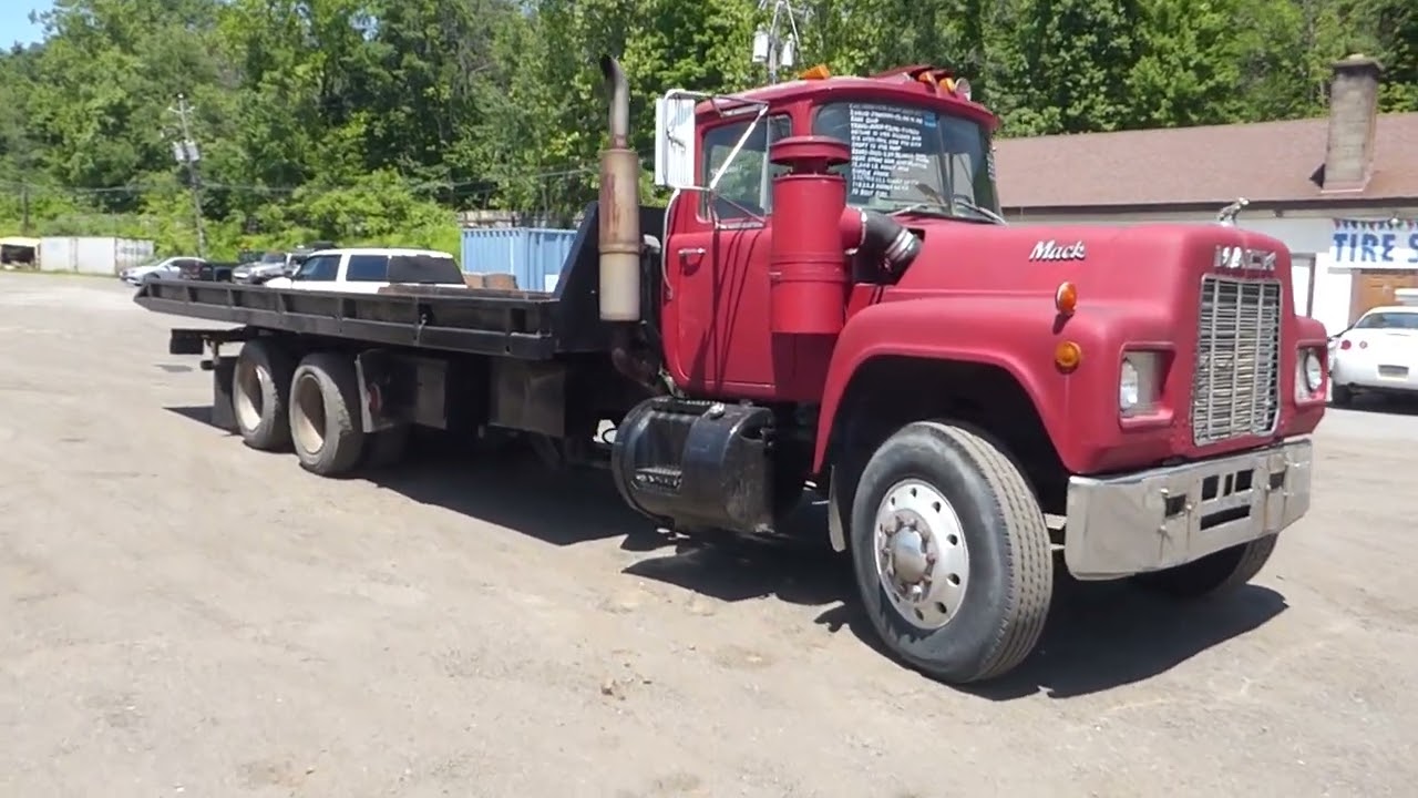 1984 Mack R686ST Tandem Axle Rollback Truck - TRO 0614221 - YouTube