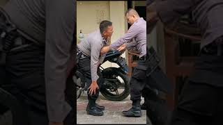Download Lagu POLISI POLISI LUCU #infobhabin #short #shorts #polisilucu #prank #ngakak #ngerjainteman #jail MP3