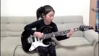 Luar biasa anak kecil Jago maen gitar !!!