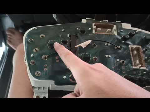 How to replace dashboard light | Mitsubishi Lancer 1997 Pizza