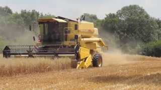 Moisson Avoine New Holland TX34 Juin 2014