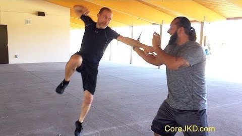 Knife Flow with Broken Rhythm  - Core JKD