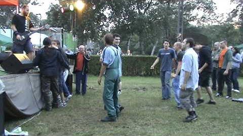 !!BEST STAGE DIVE FAIL EVER!!
