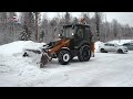 На улице Чистой в Петрозаводске продолжают бороться с последствиями снегопада