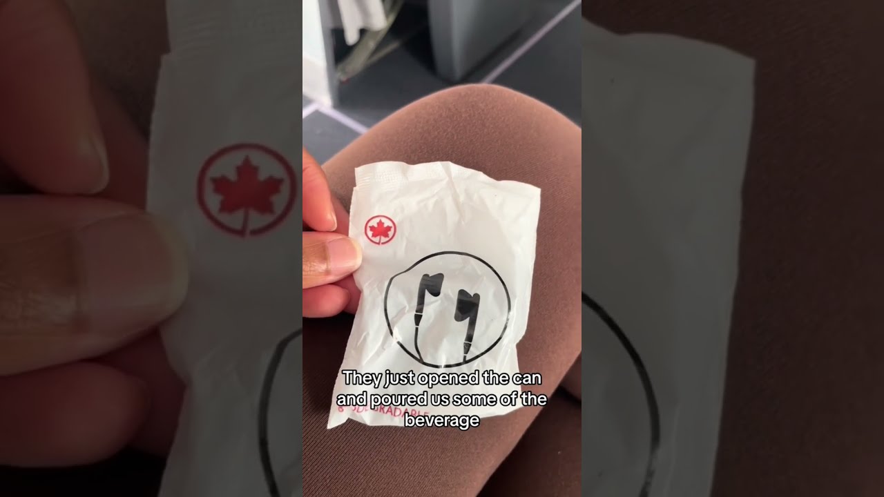 WHAT IT S LIKE FLYING AIR CANADA ECONOMY Aircanada Canada Toronto Travel Economyclass