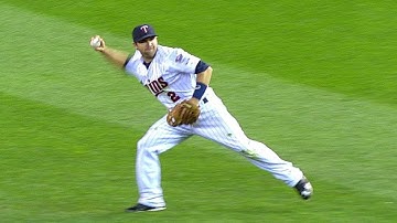 HOU@MIN: Dozier robs Krauss with slide at second