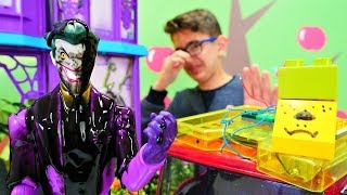 Joker Batman Ve Örümcek Adam Için Koku Bombası Yapıyor