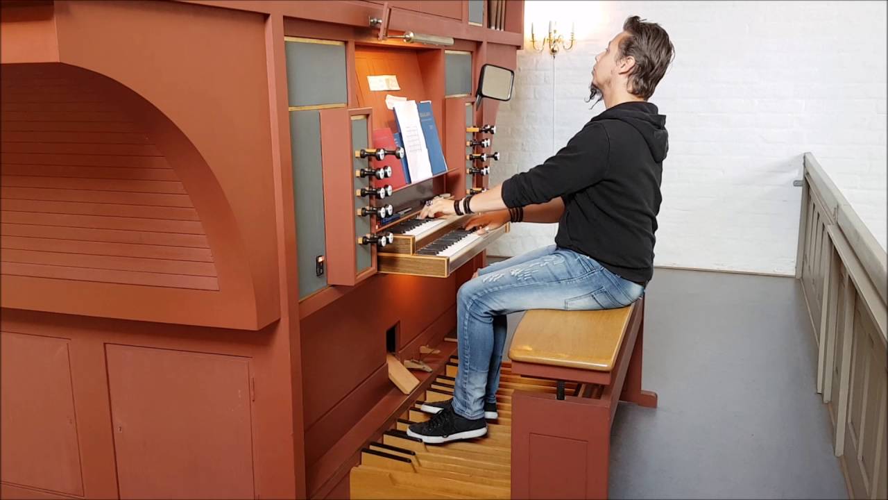 Christian Vestergaard - "Elefantens Vuggevise" ("The Elephant's Lullaby") - P:CW16