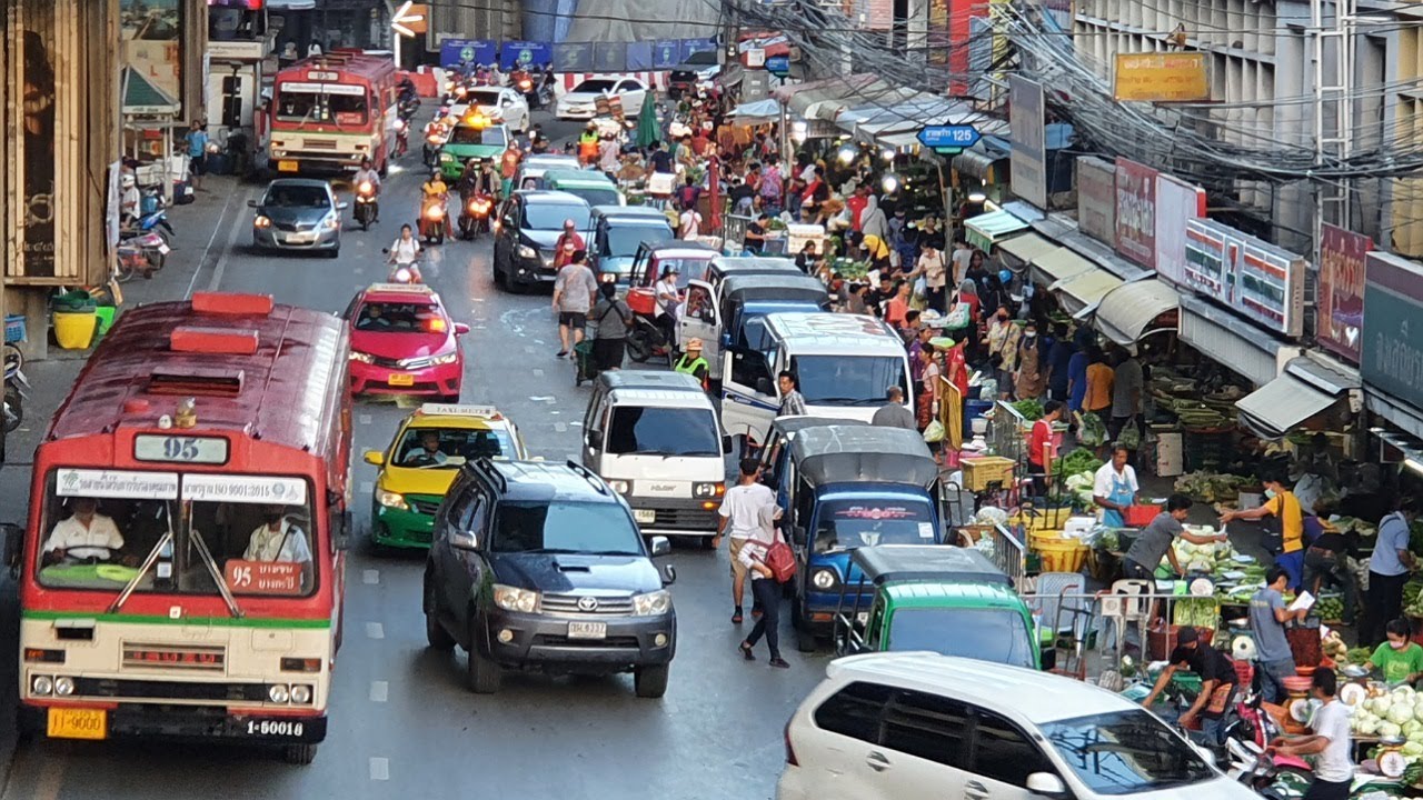 [4K] Bang Kapi Street Market in Bangkok, Thailand (5:30AM) - YouTube