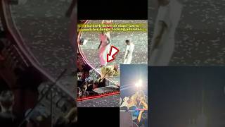 Lisa Knelt Down On Stage Just To Comb Her Bangs, Looking Adorable