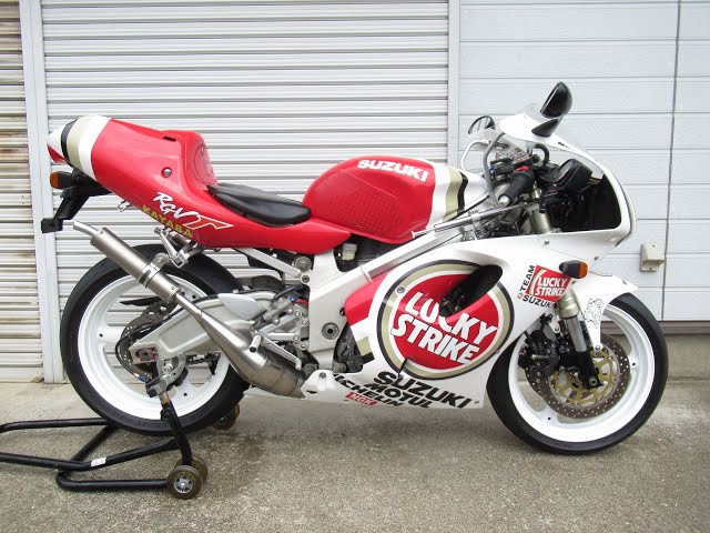 ズスキ RGV-Γ250SP VJ23A ラッキーストライク 逆車 フルパワー - YouTube