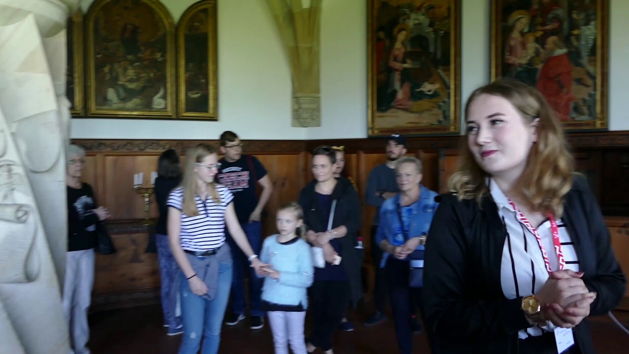 Pája provází na hradě Bouzov