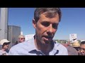 Rep. Beto O'Rourke rallies outside immigrant facility