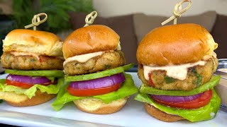 HOW TO MAKE CRAB CAKE SLIDERS AT HOME!