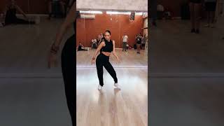 Bachata Lady Style Class With Tom - Bachata Musicallity | Canalla - Romeo Santos