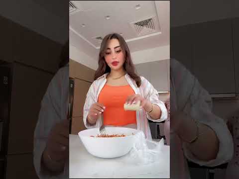 عائلة نور دياب وعصام اسراء اسو وعصام طالعين على المطار سوا يجيبوا بابا وماما نور دياب عصام ونور