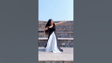 viral dance ✨🖤 #song #newsong #bollywood #dance #dancerlife #trendingvideo #viralvideo #bolleywoodso