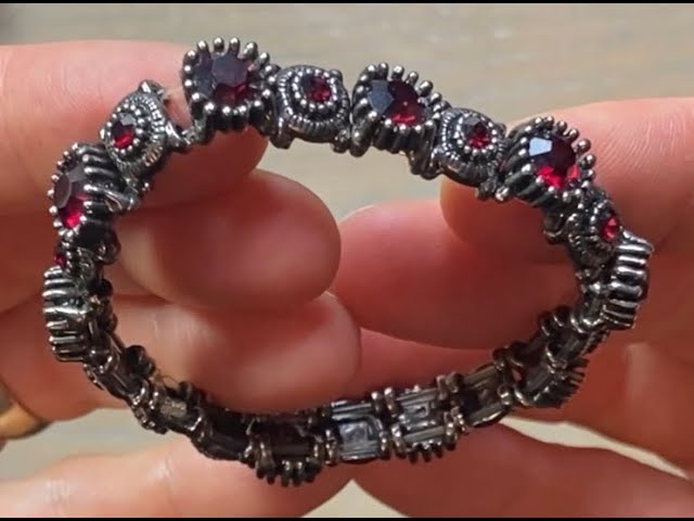 How to Repair a Stretch Bead Bracelet 