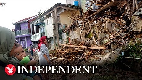 Indonesia: Earthquake kills at least 162 and topples buildings on Java island