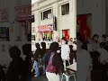 tuh liat ada pemandangan indah yang tak bisa kamu saksikan langsung