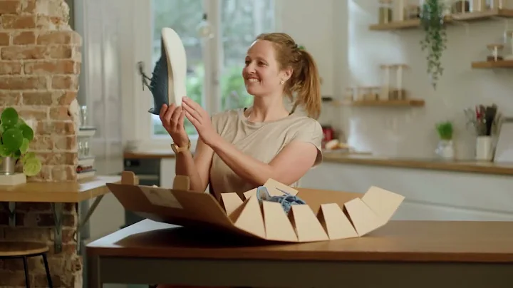 Ship shoes or any item with the innovative Rollor Light Packaging | Unique unboxing experience