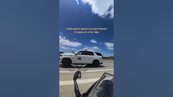 Cop lader motorcyklisten køre af sted – men mente han det?