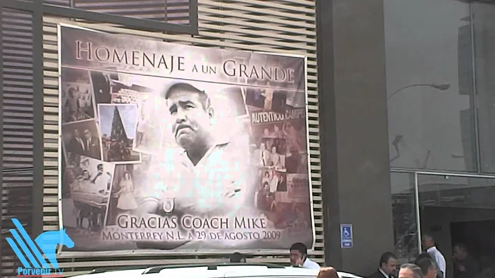 Familiares y amigos despiden al Coach Mike Cervantes