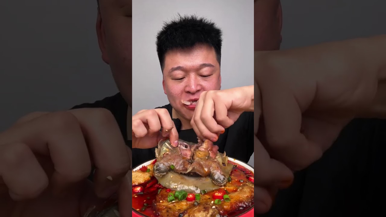 Spicy braised soft-shelled turtle, just eat it right after it comes out of the pot, so hardcore!