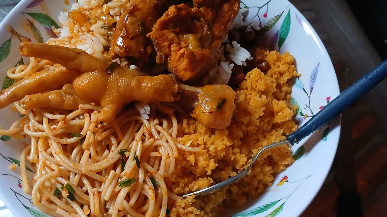 Meu almoço de hoje - frango com arroz e feijão
