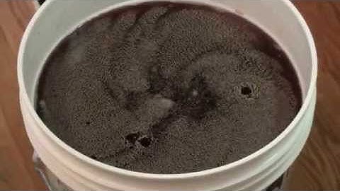 How To: Home Wine Making: - Making Wine at Home From a Kit - Part One Primary Fermentation