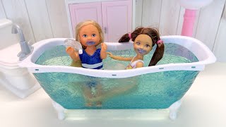 Ванна со Льдом Для Крепкого Здоровья Мультик для детей Куклы Барби Для девочек IkuklaTV