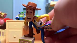 【★toy storyトイ・ストーリー★】Woody and Buzz and Aliens. Hide and seek with toys.