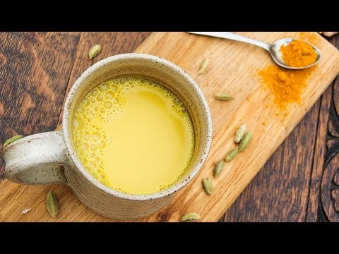 hot-milky-turmeric-drink-(vegan)-with-ginger-&-cardamom