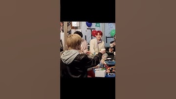 He is so in love... #beomjun #yeongyu #yeonjun #beomgyu #txt #shorts