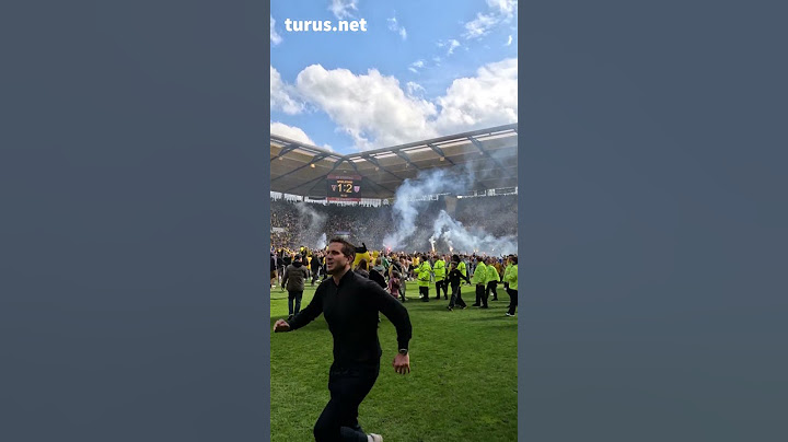 Alemannia Aachen Platzsturm und Pyro zum Aufstieg in 3. Liga #alemanniaaachen #platzsturm #Pyro
